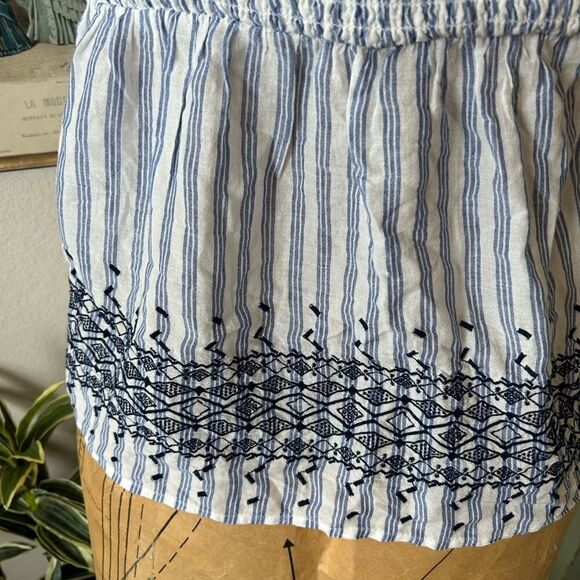 Old Navy NWT Blue White Stripe Boho Embroidered Smocked Tie Tassel Blouse Sz M - Picture 5 of 9